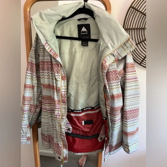 Burton Women’s Ski Jacket - Picture 3 of 3